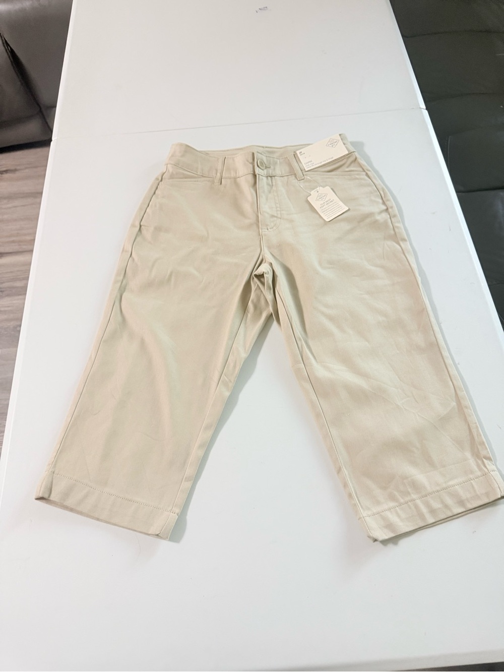 St. John's Bay Beige Capris with Belt Loops size 2P